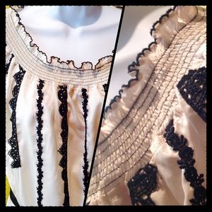 ⚜11 CREAM & BLACK LACE ACCENTED SHIMMERY/ CROCHETED NEUTRAL LONG TOP/DRESS CHSE